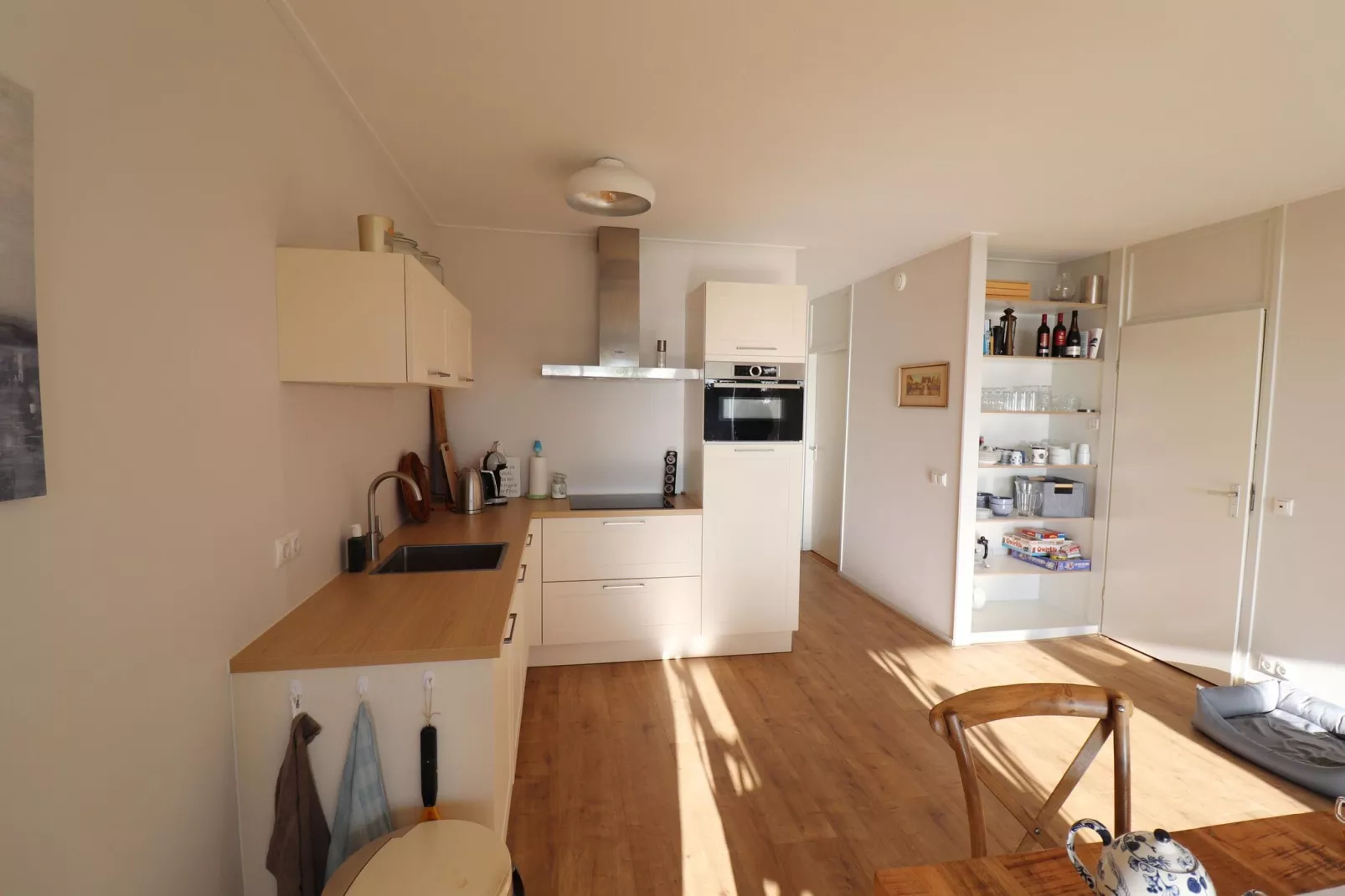 Appartement aan het meer in Heeg-Keuken