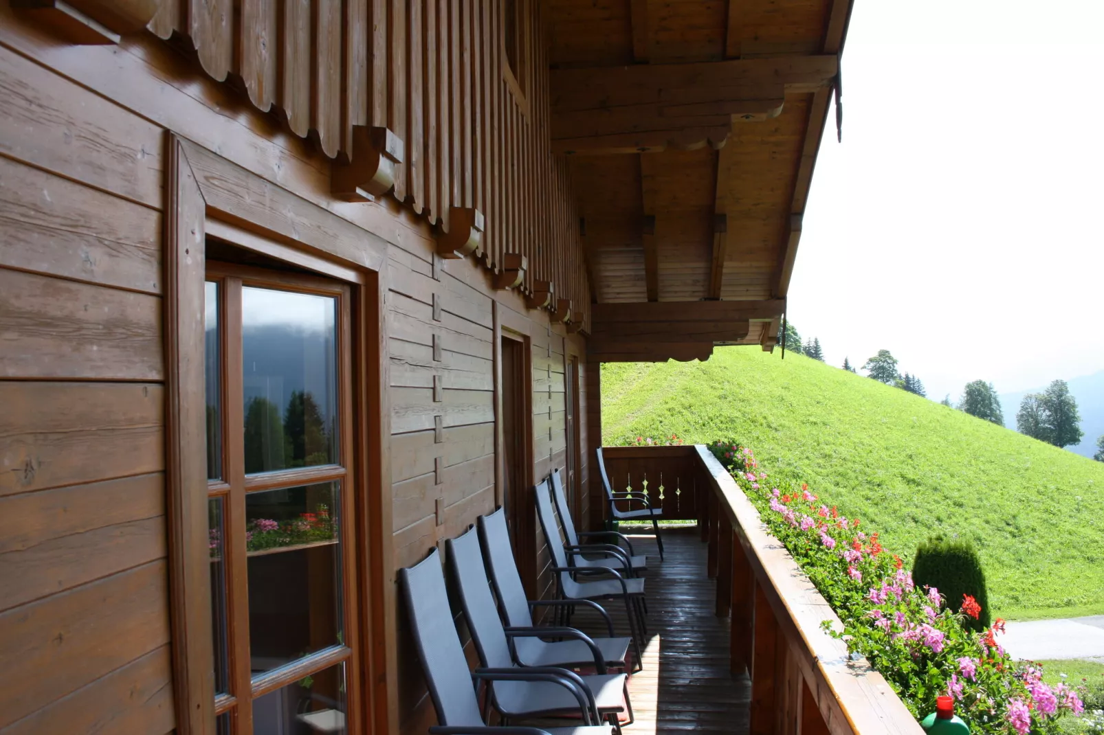 Landhaus Apartment-Terrasbalkon