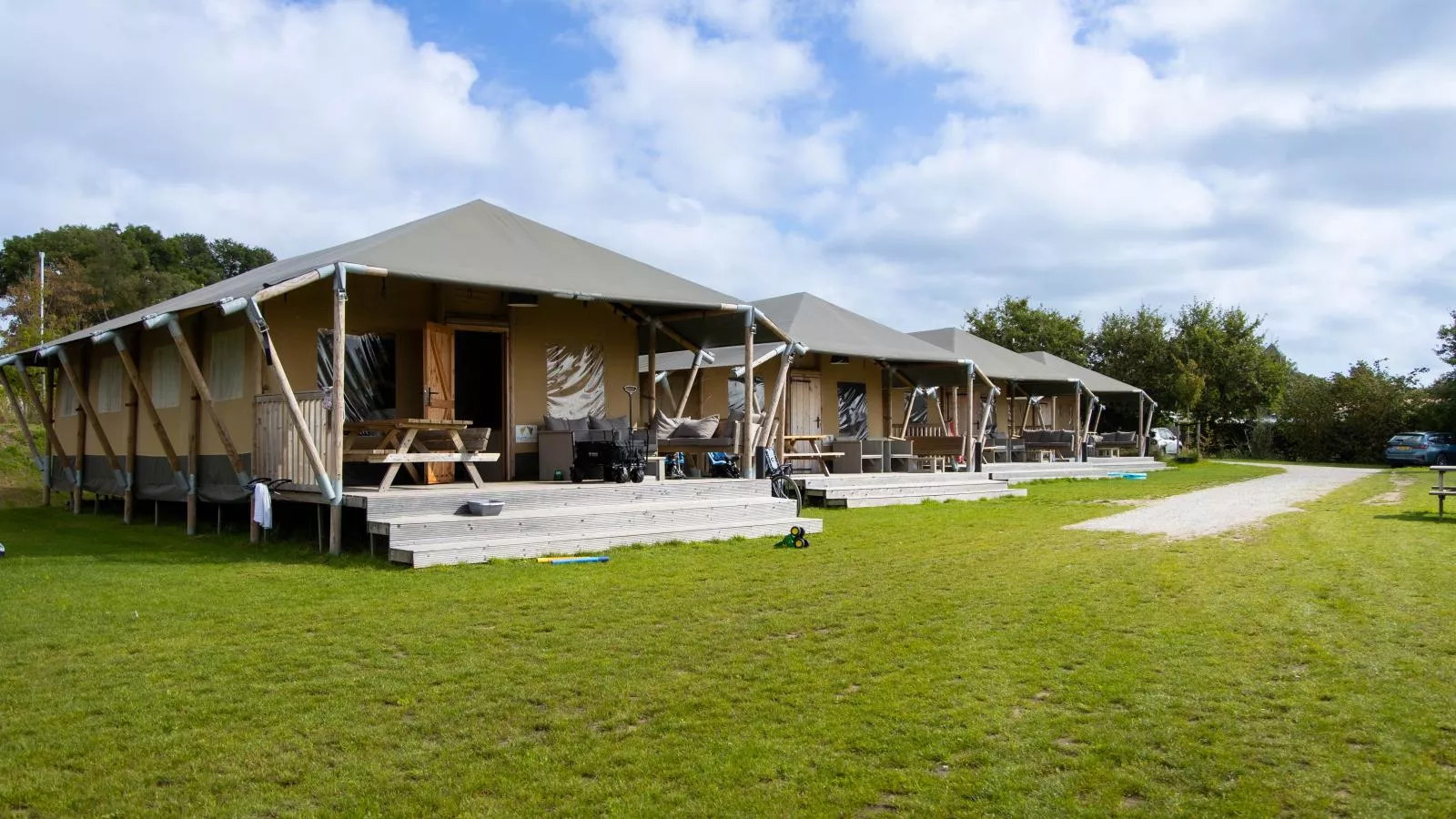 Glamping Lodge-Buitenkant zomer