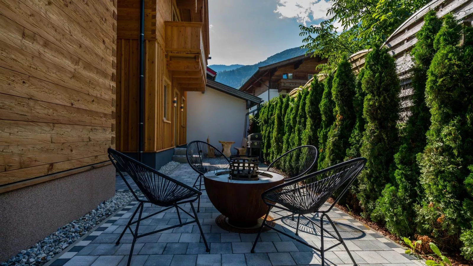 Adventure Lodge Kaprun-Buitenkant zomer