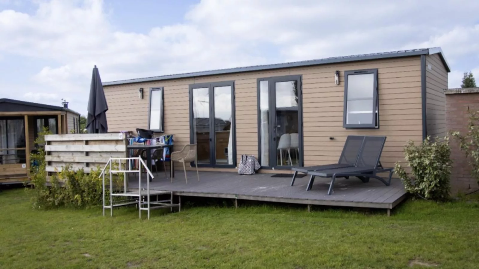 Wadden Lodge Plus-Buitenkant zomer