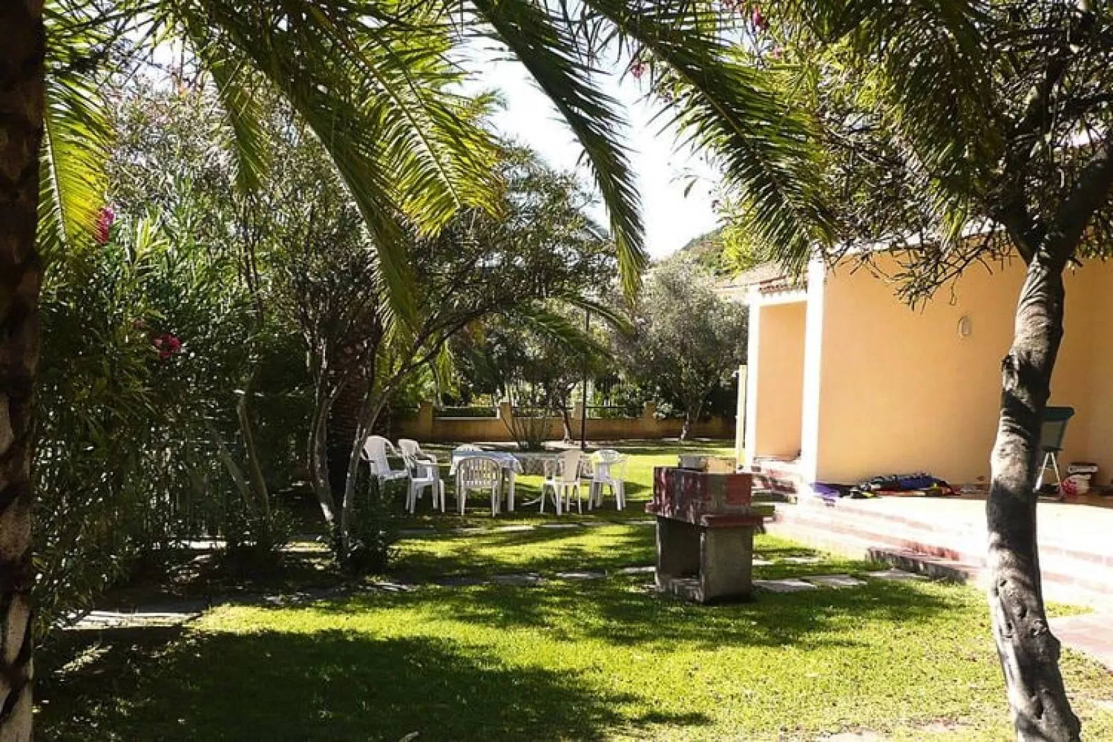 Ferienresidence Villaggio Turagri Costa Rei Trilo - Type Trilo-Tuinen zomer