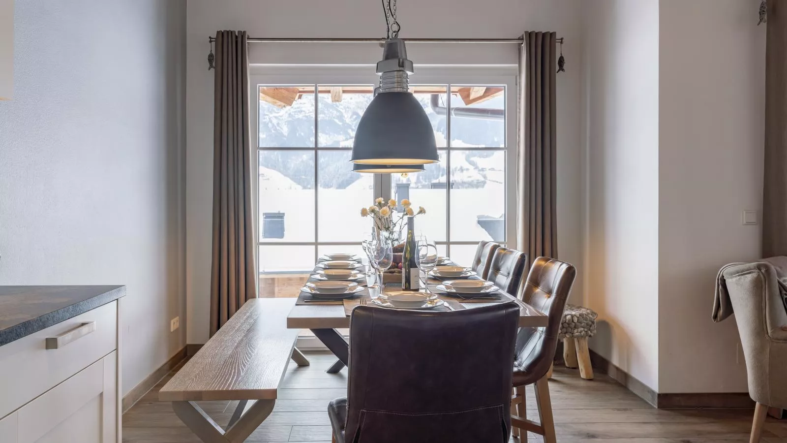 Luxury Tauern Suite Walchen-Kaprun 7-Eetkamer