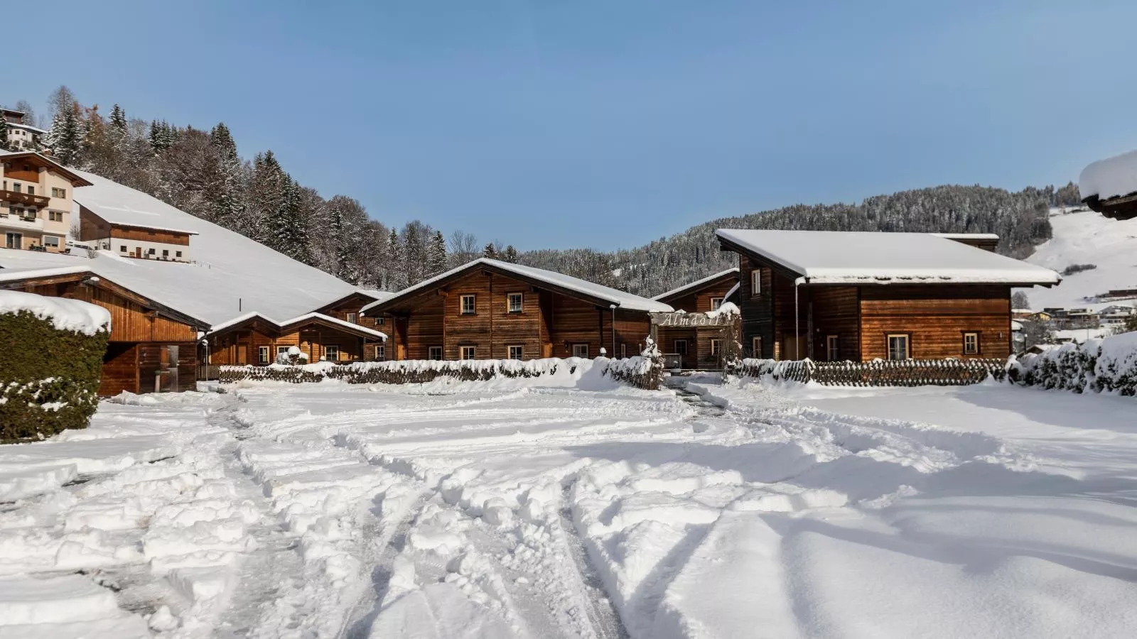 Urige Doppelhaushälfte 2 rechts-Exterieur winter