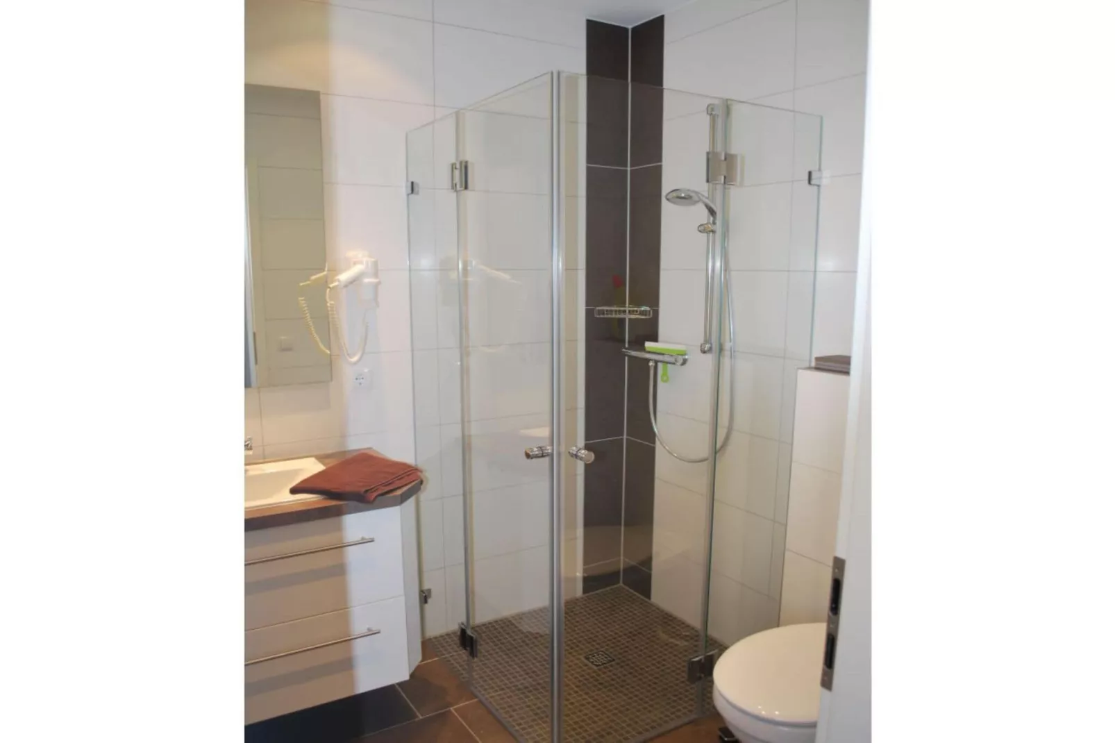 50834-Badkamer