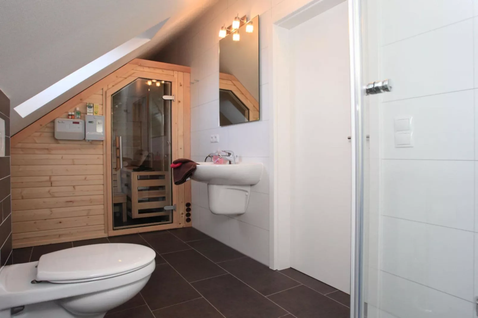 50834-Badkamer