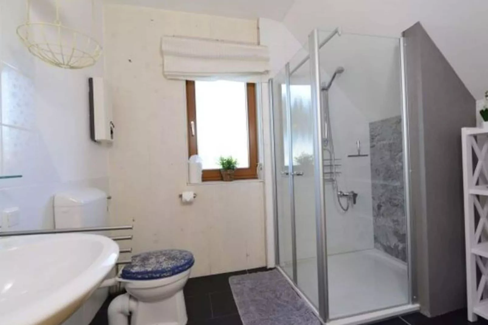 9872-Badkamer