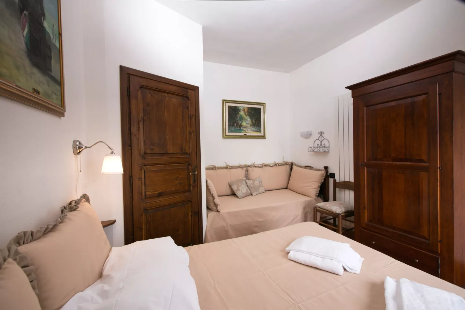 Sassetta Castagno-Slaapkamer