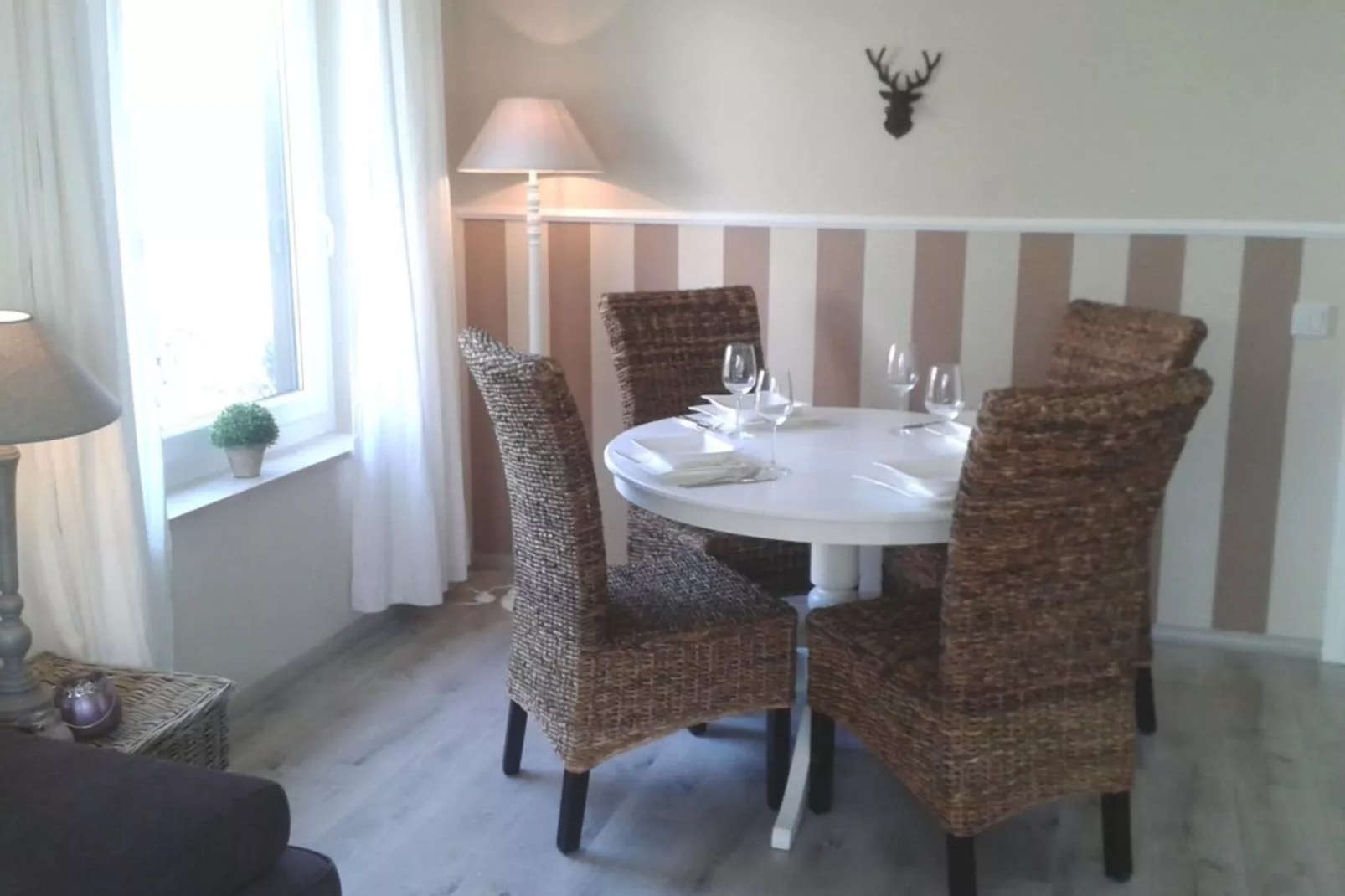 76539-Eetkamer