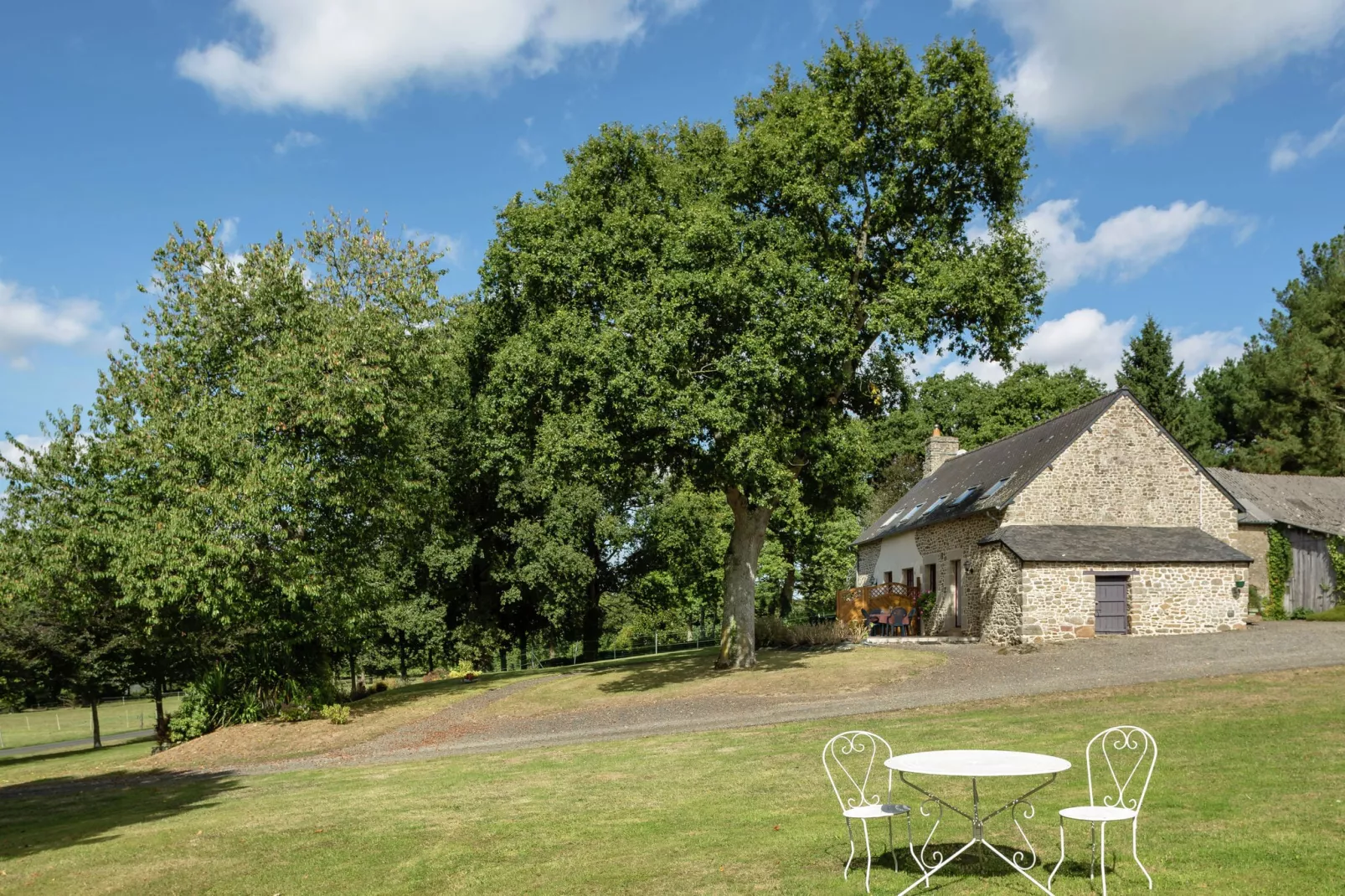 Maison à 1/2h du Mont Saint Michel-Tuinen zomer