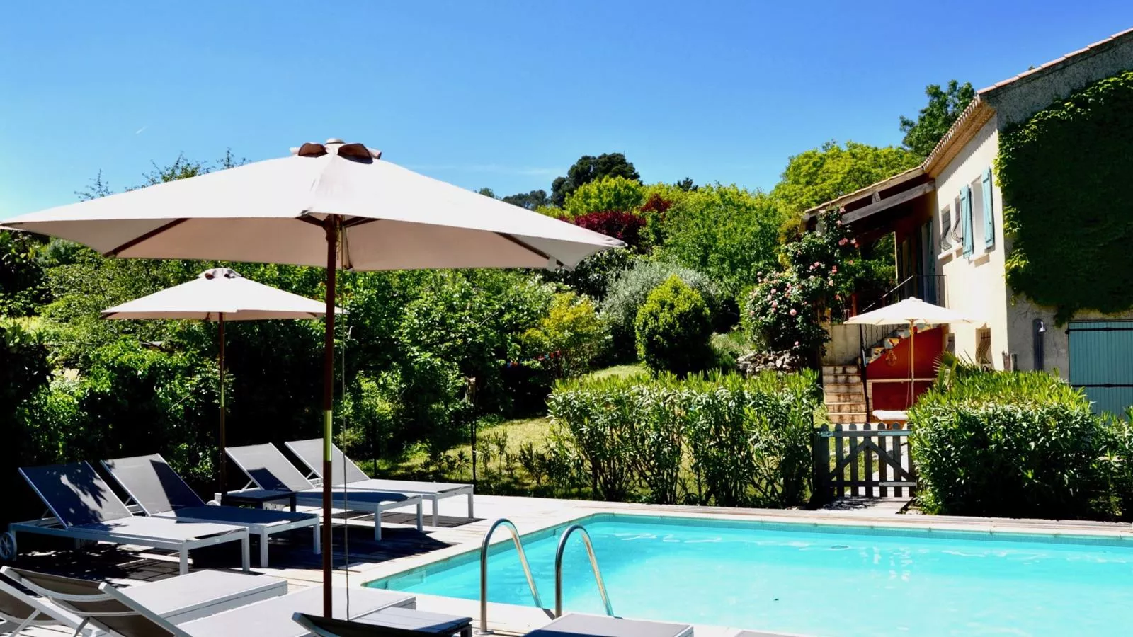 Villa au calme avec piscine-Zwembad