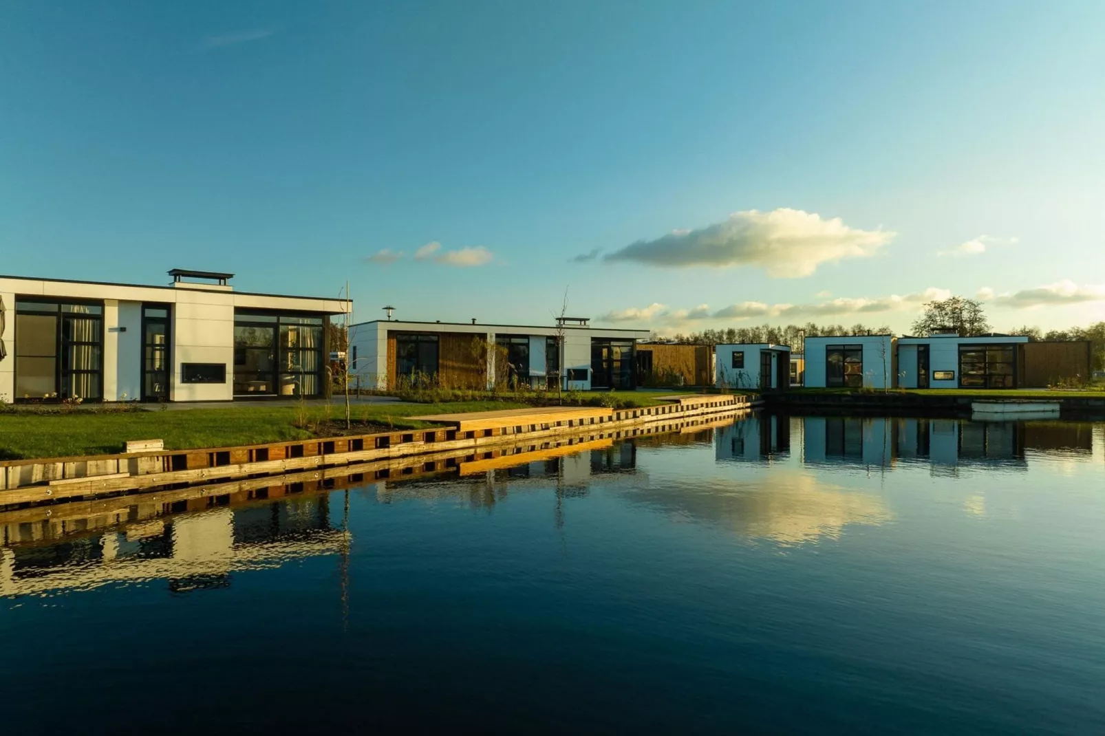 MarinaPark Nieuw Loosdrecht 3-Buitenkant zomer