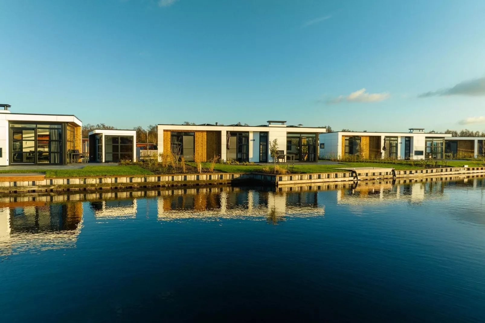 MarinaPark Nieuw Loosdrecht 3-Buitenkant zomer