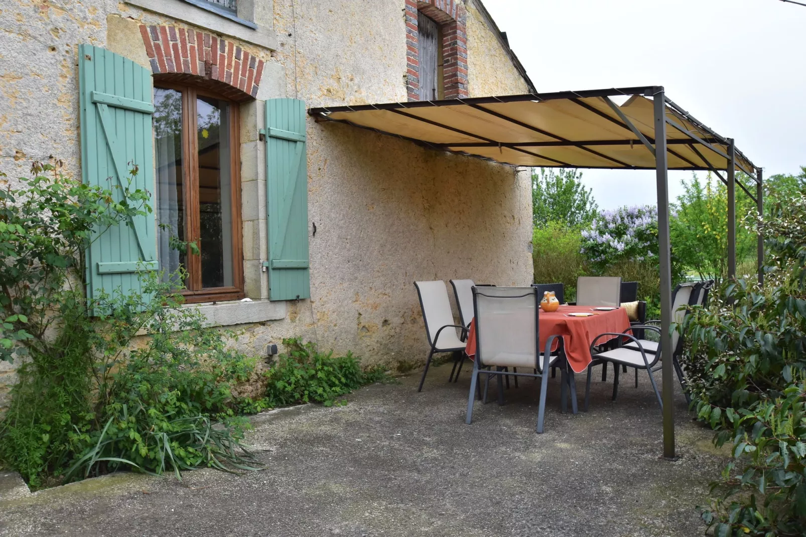 Gite 6 pers près de Châteauroux-Buitenkant zomer