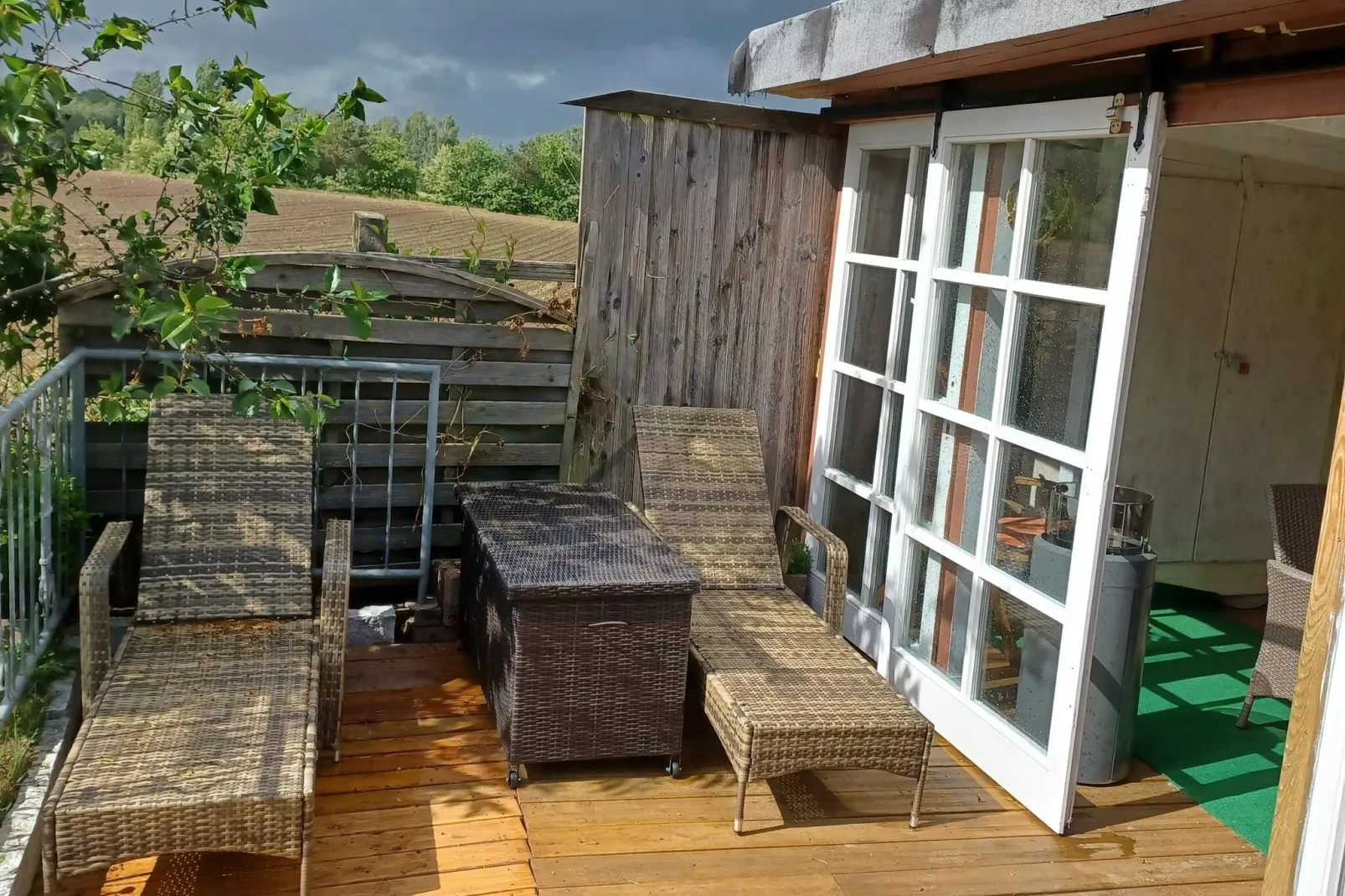 Hundefreundliches Ferienhaus am See MIT Whirlpool-Terrasbalkon