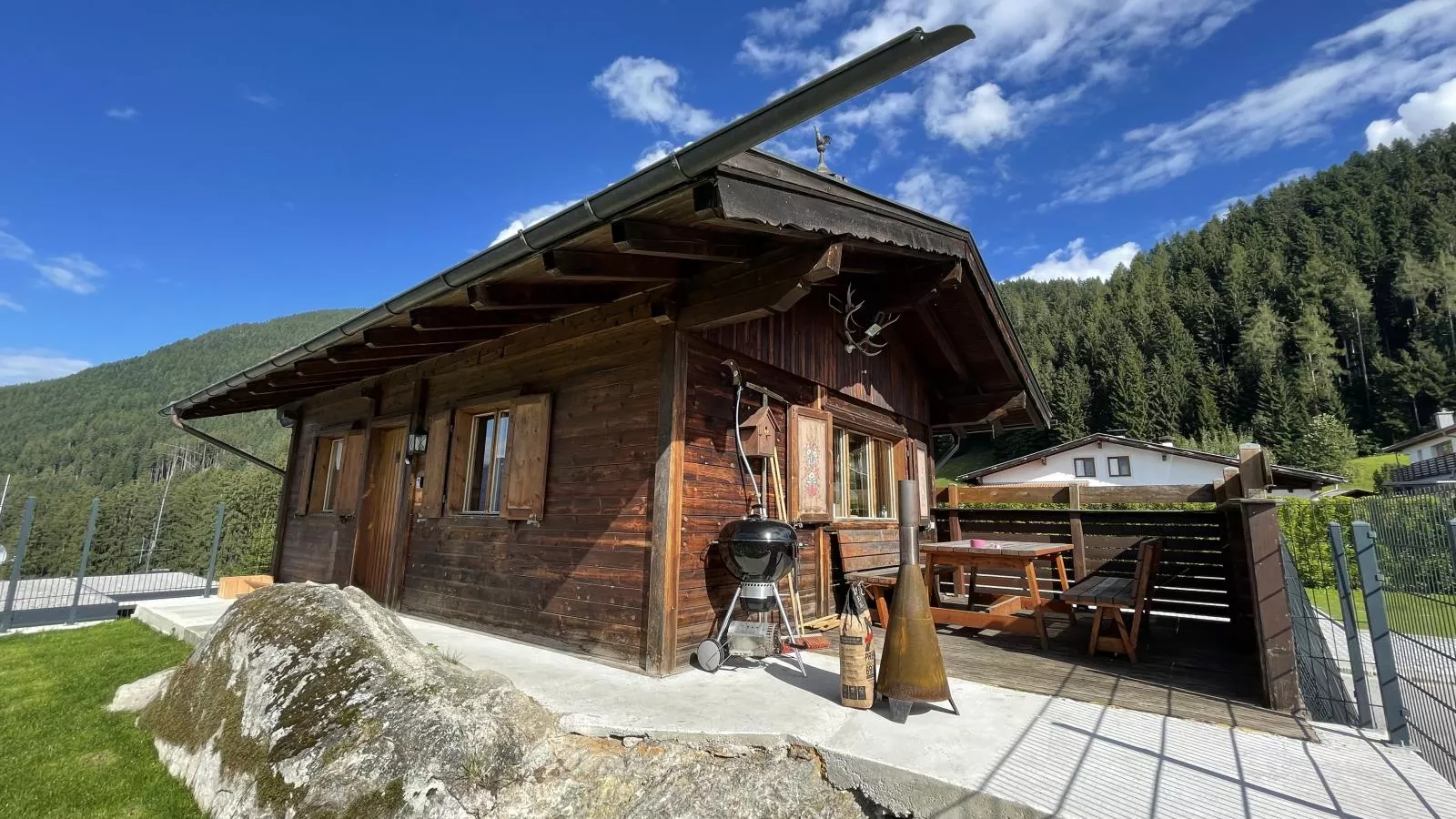 Ferienhaus mit Weitblick-Buitenkant zomer