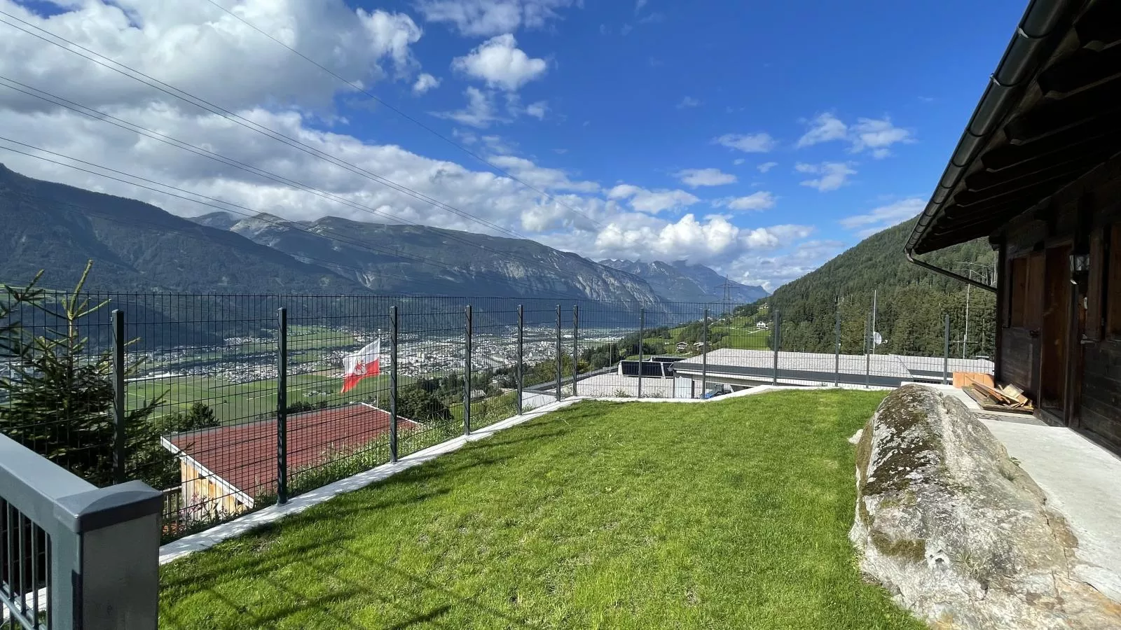 Blick ins Inntal-Tuinen zomer