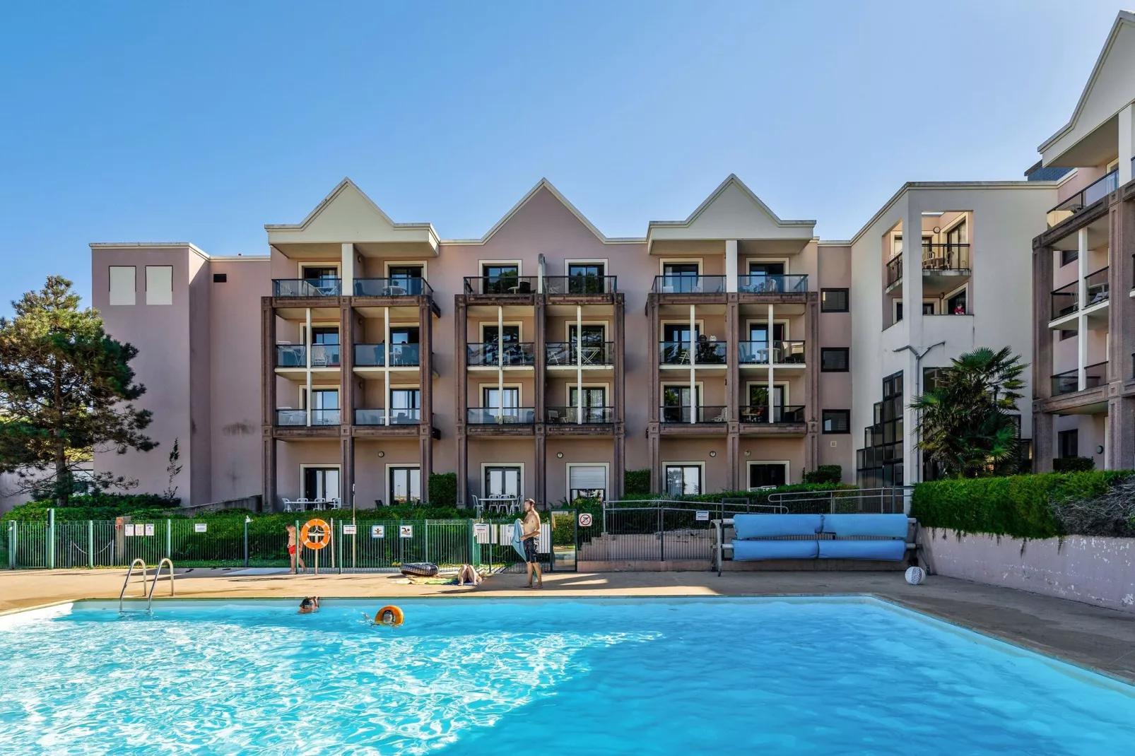 Residence L'Archipel Perros-Guirec - 25 Standard- Apt 5 p- 1 bedroom-Buitenkant zomer