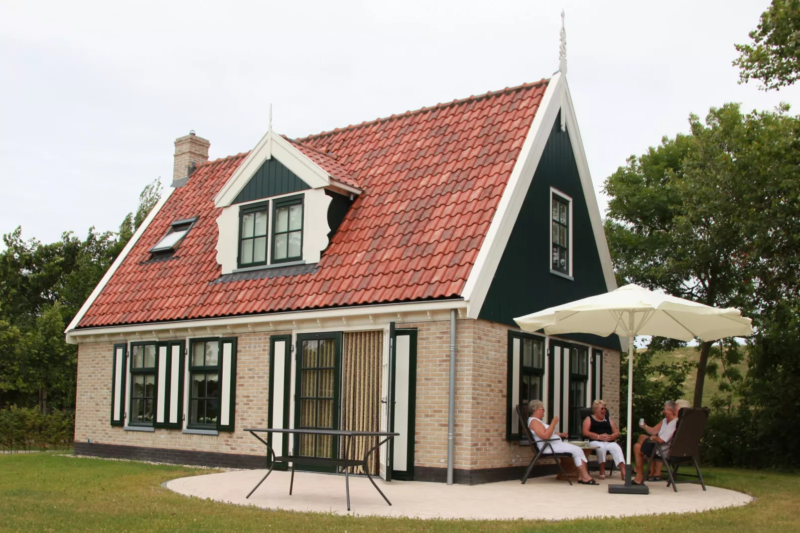 Comfortabele villa in Wieringer stijl, vlakbij de Waddenzee