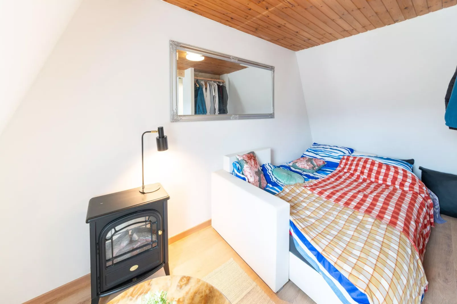 Maginifique maison de vacances pour 8 adultes à Tilf-Slaapkamer