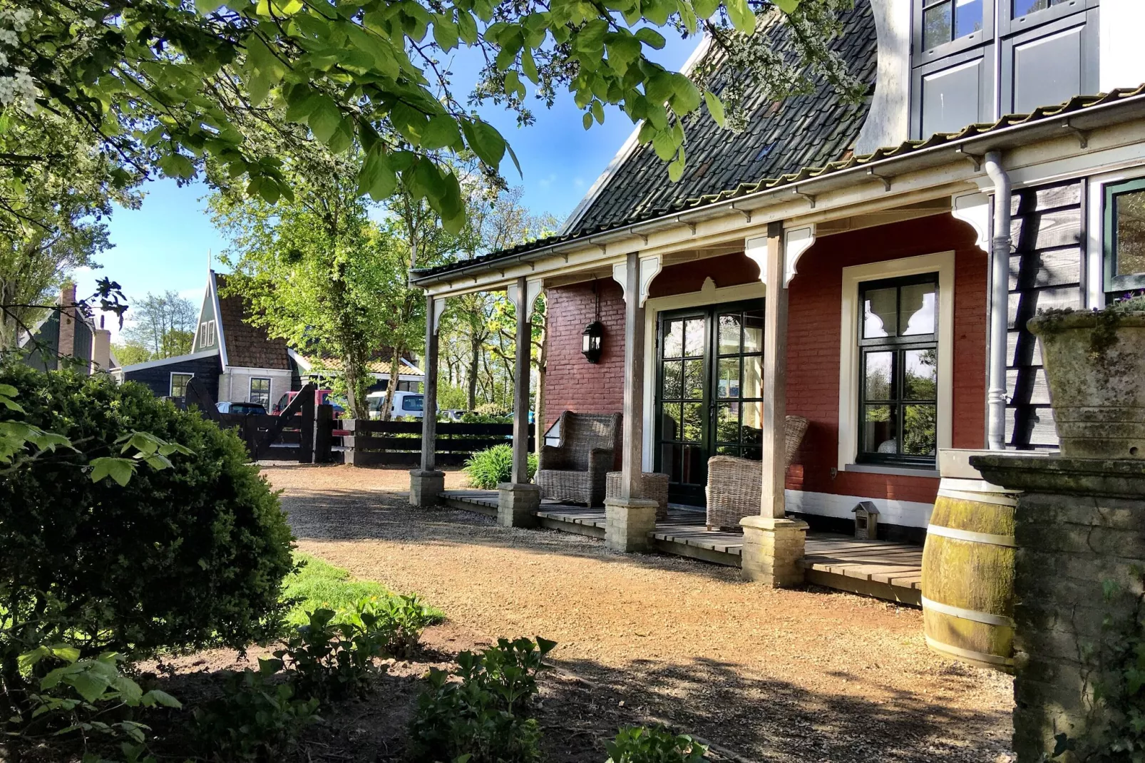 Recreatiepark Wiringherlant - Ons Huys-Buitenkant zomer