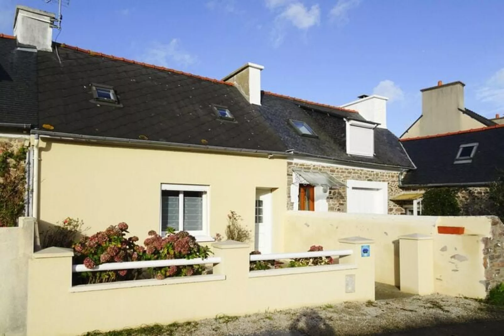Terraced house with garden and sea view Paimpol