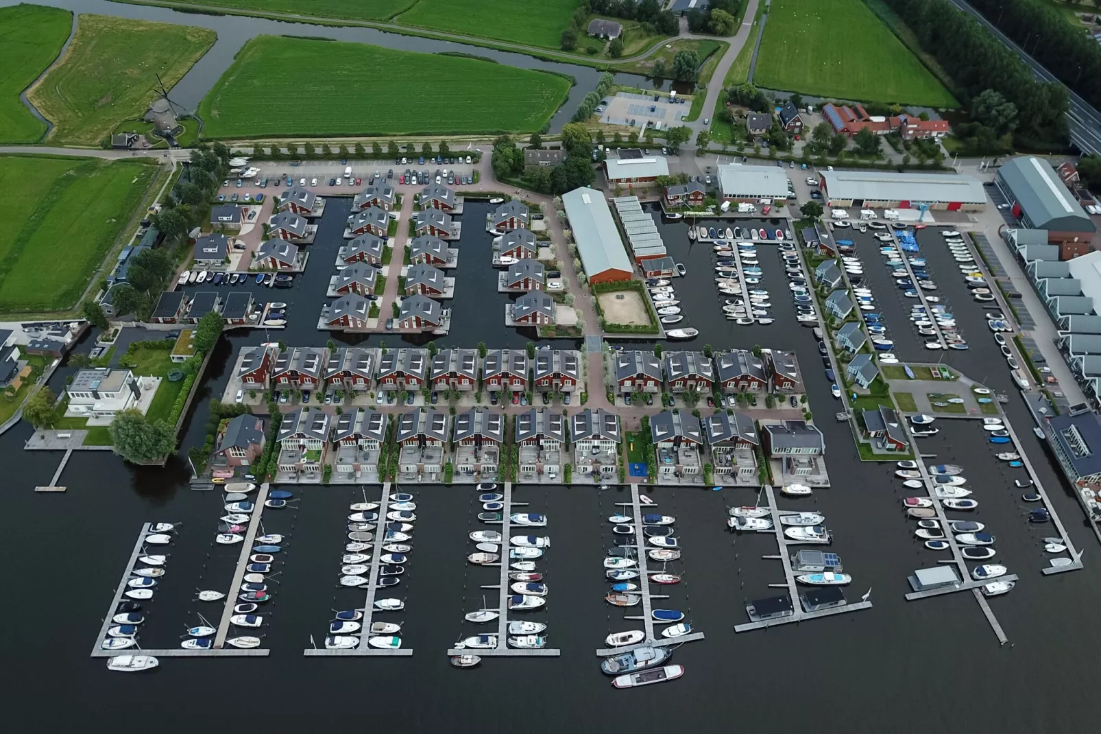 Waterpark de Meerparel 12-Buitenkant zomer