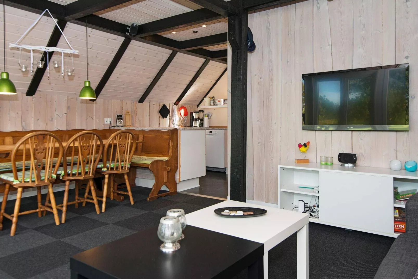 Rustiek rietgedekt huis op Romo-By Traum-Binnen