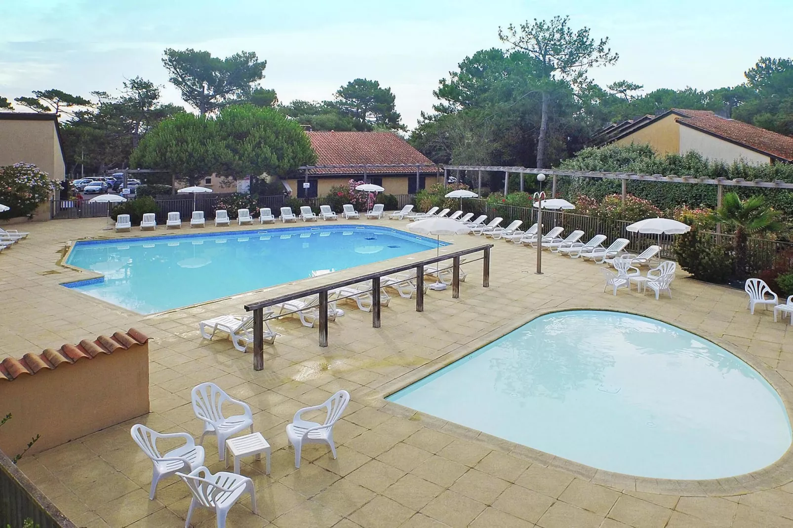 Holiday resort Soulac-sur-Mer Bordeaux Médoc - Soulac-sur-Mer // Gîte 3 pcs 5 pers et 1 bébé VUE MER-Zwembad