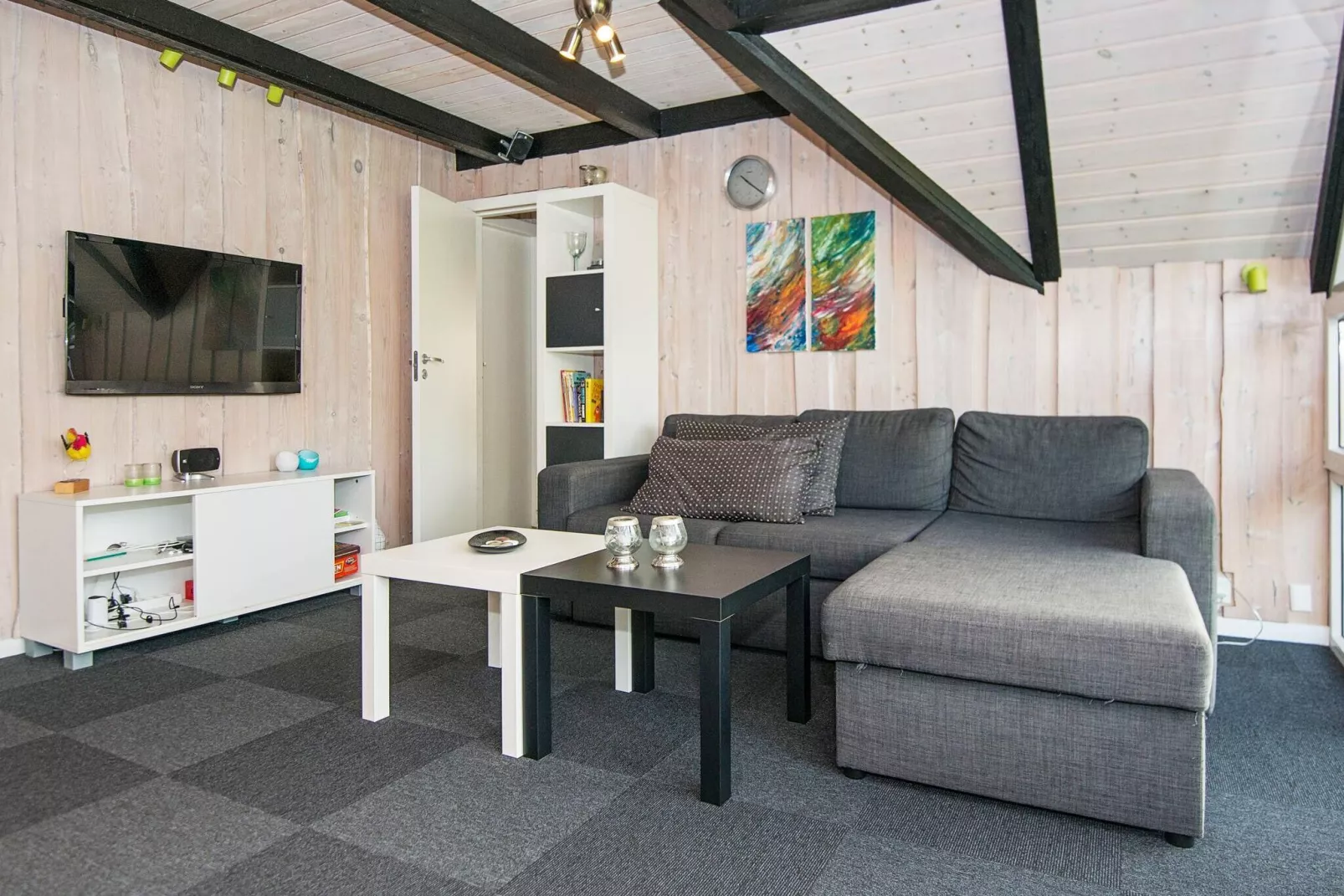 Rustiek rietgedekt huis op Romo-By Traum-Binnen
