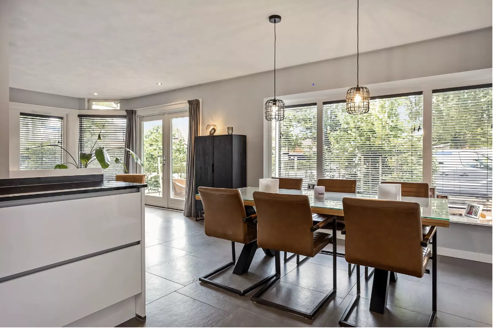 Vakantiewoning Moderna-Eetkamer