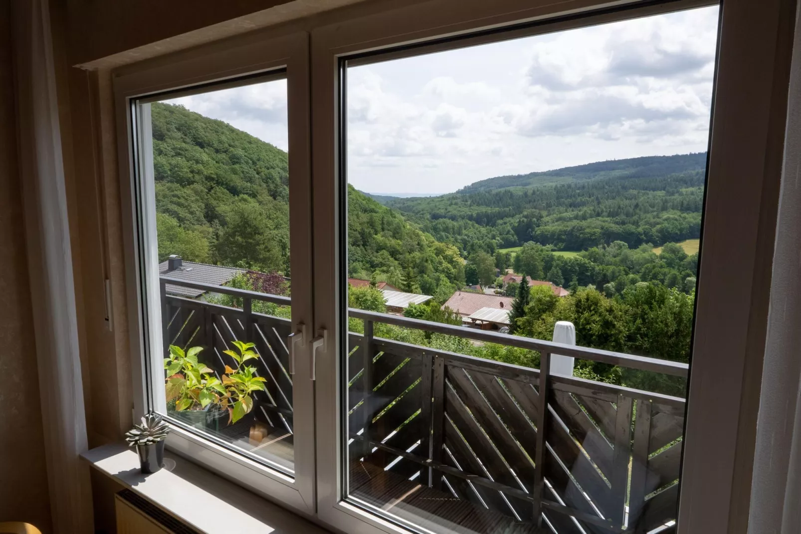 Ferienwohnung zum Märchenwald-Uitzicht zomer