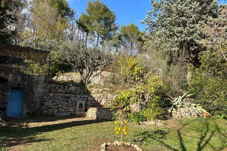 Boerderij in Draguignan met terras-Niet-getagd