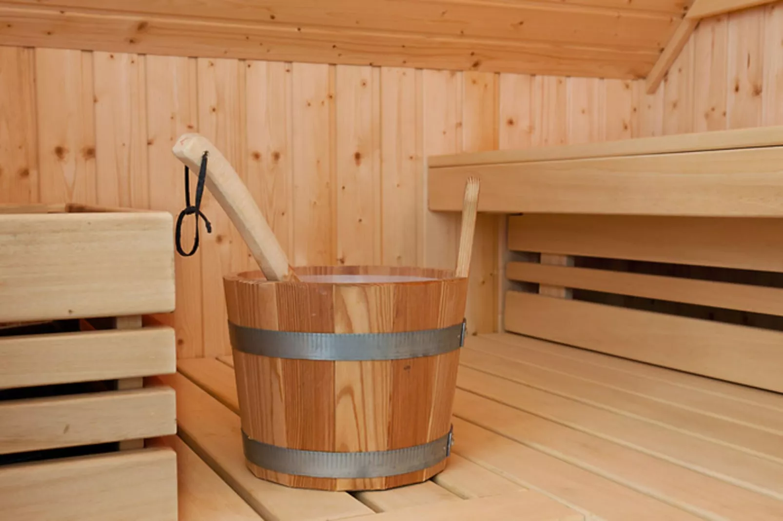 Grand Sechstjin Wellness de luxe met sauna buitenspa & sloep-Wellness