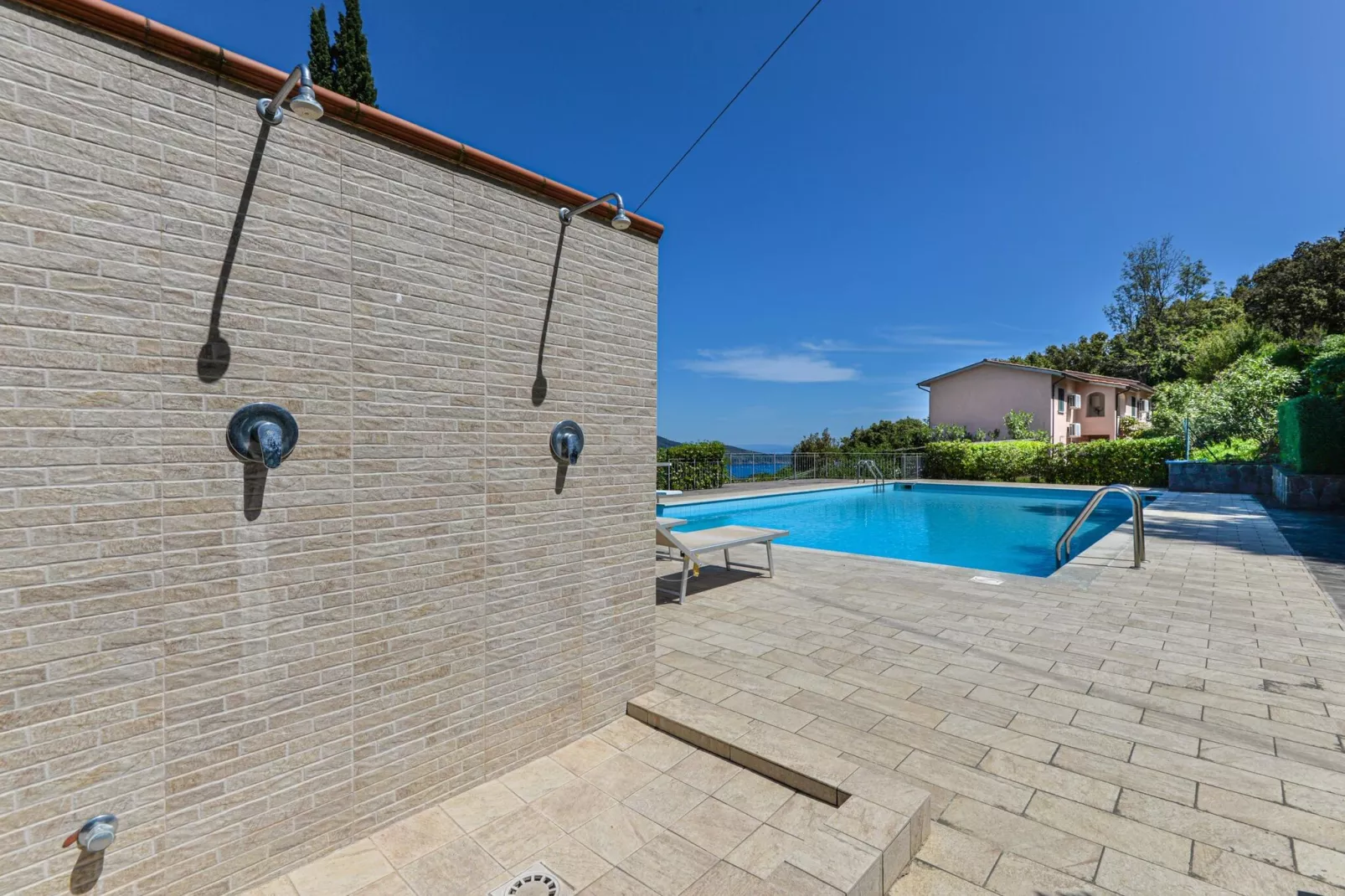 RES "I CASTAGNI" APPARTAMENTO  TRILOCALE LA CHICCA con Vista Mare-Zwembad