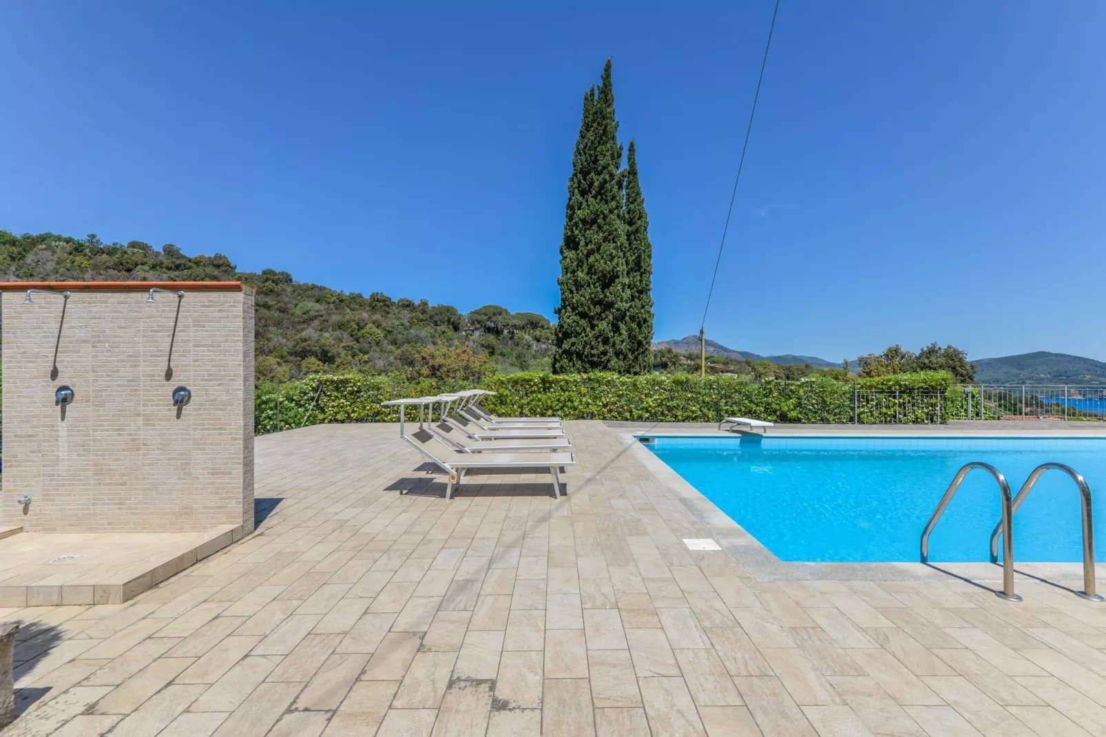 RES "I CASTAGNI" APPARTAMENTO  TRILOCALE LA CHICCA con Vista Mare-Zwembad