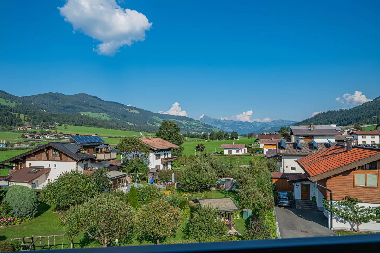 Haus Andrea Cäciel-Uitzicht zomer