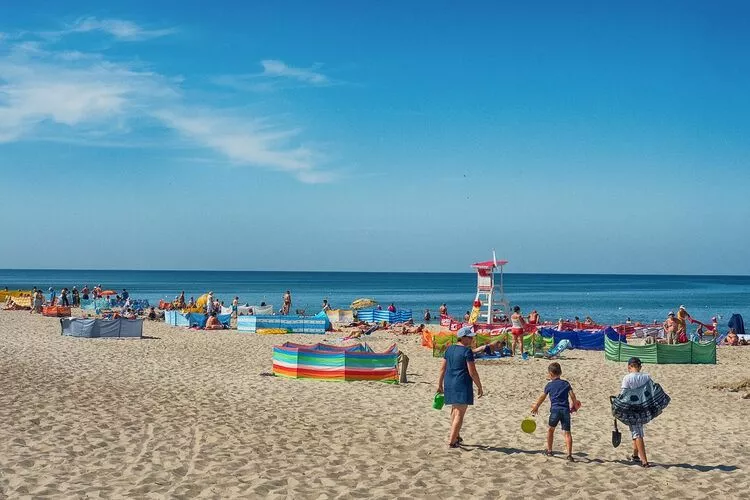 Domki wakacyjne RAJSKIE PIASKI dla 5 osób Dąbki-Gebieden zomer 1km