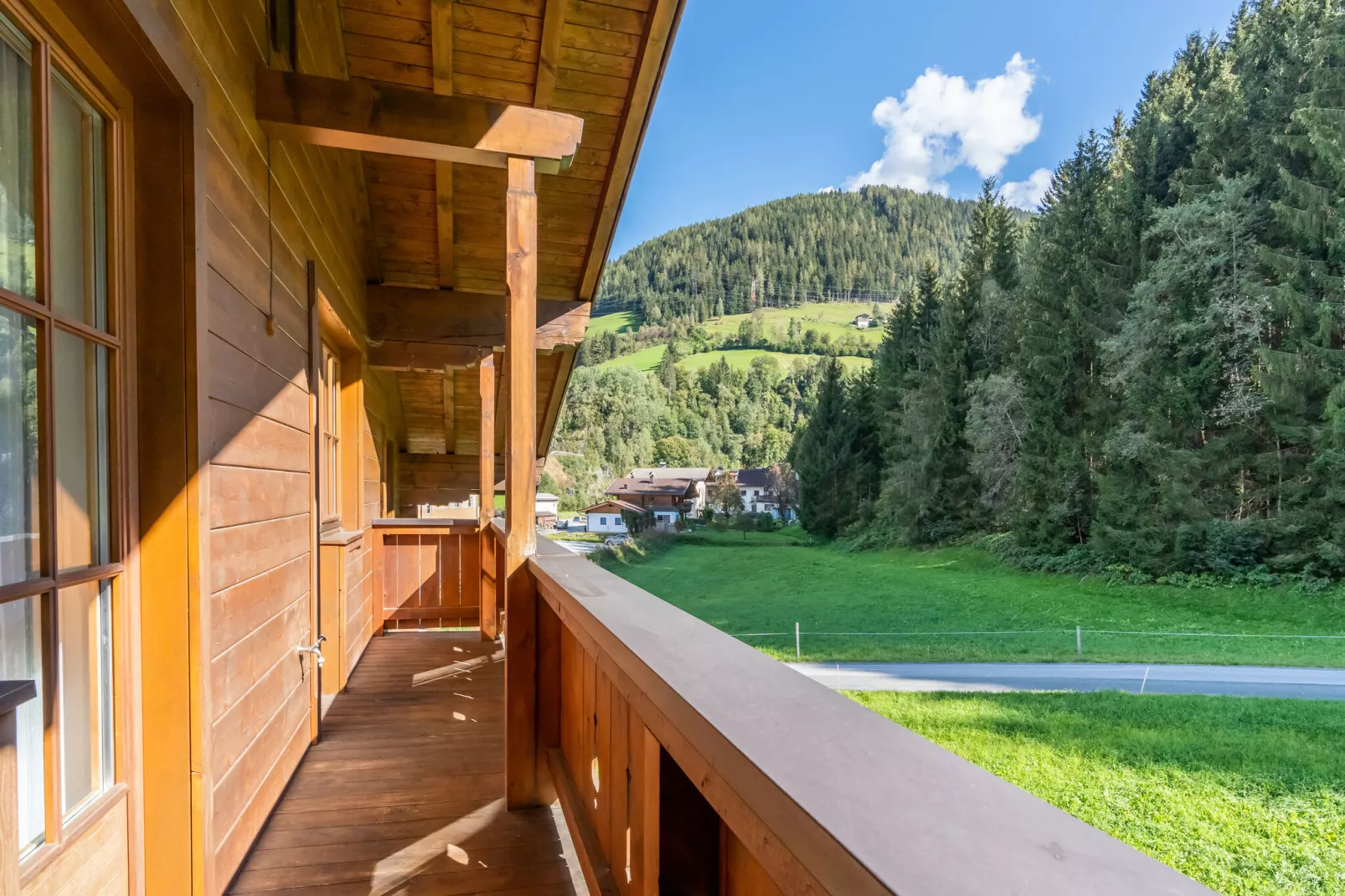 Apartment "Felbertal" & "Grasberge"-Terrasbalkon