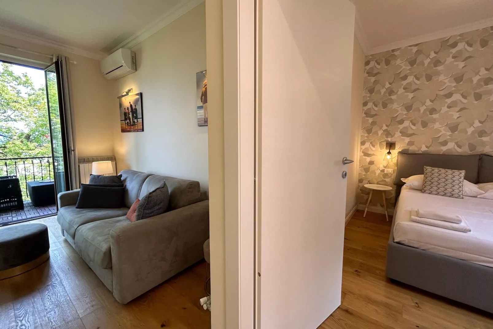 Appartement Aurora - With Lake view-Overloop
