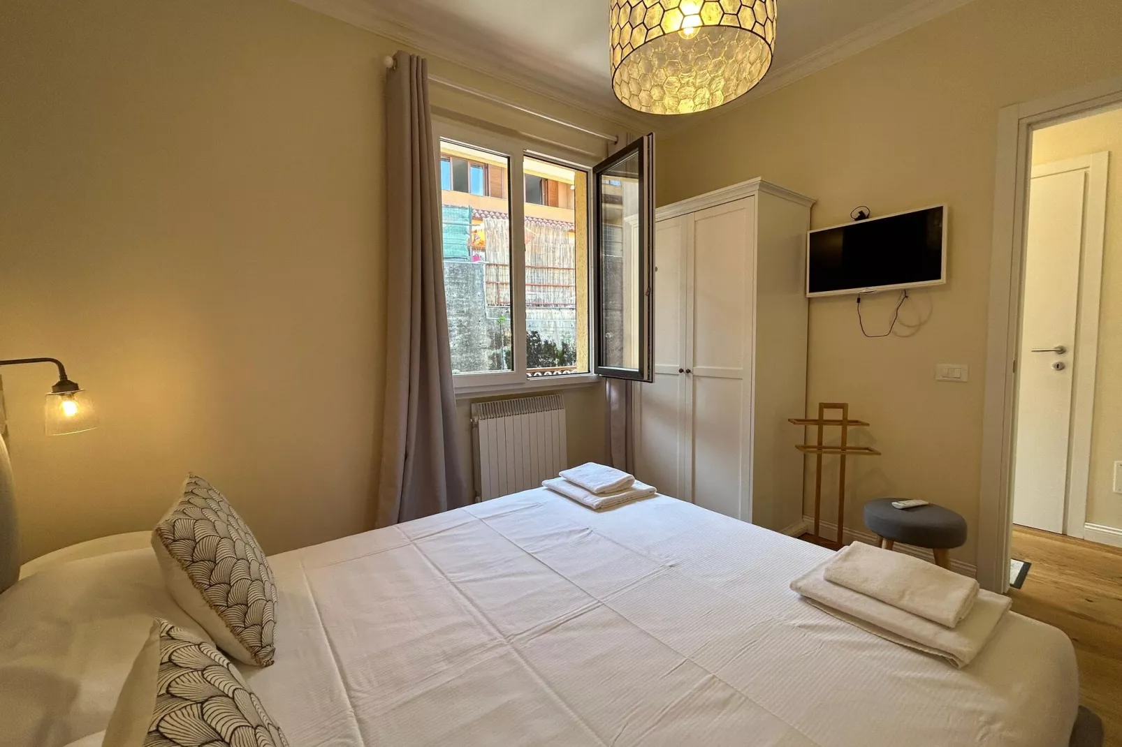 Appartement Aurora - With Lake view-Slaapkamer