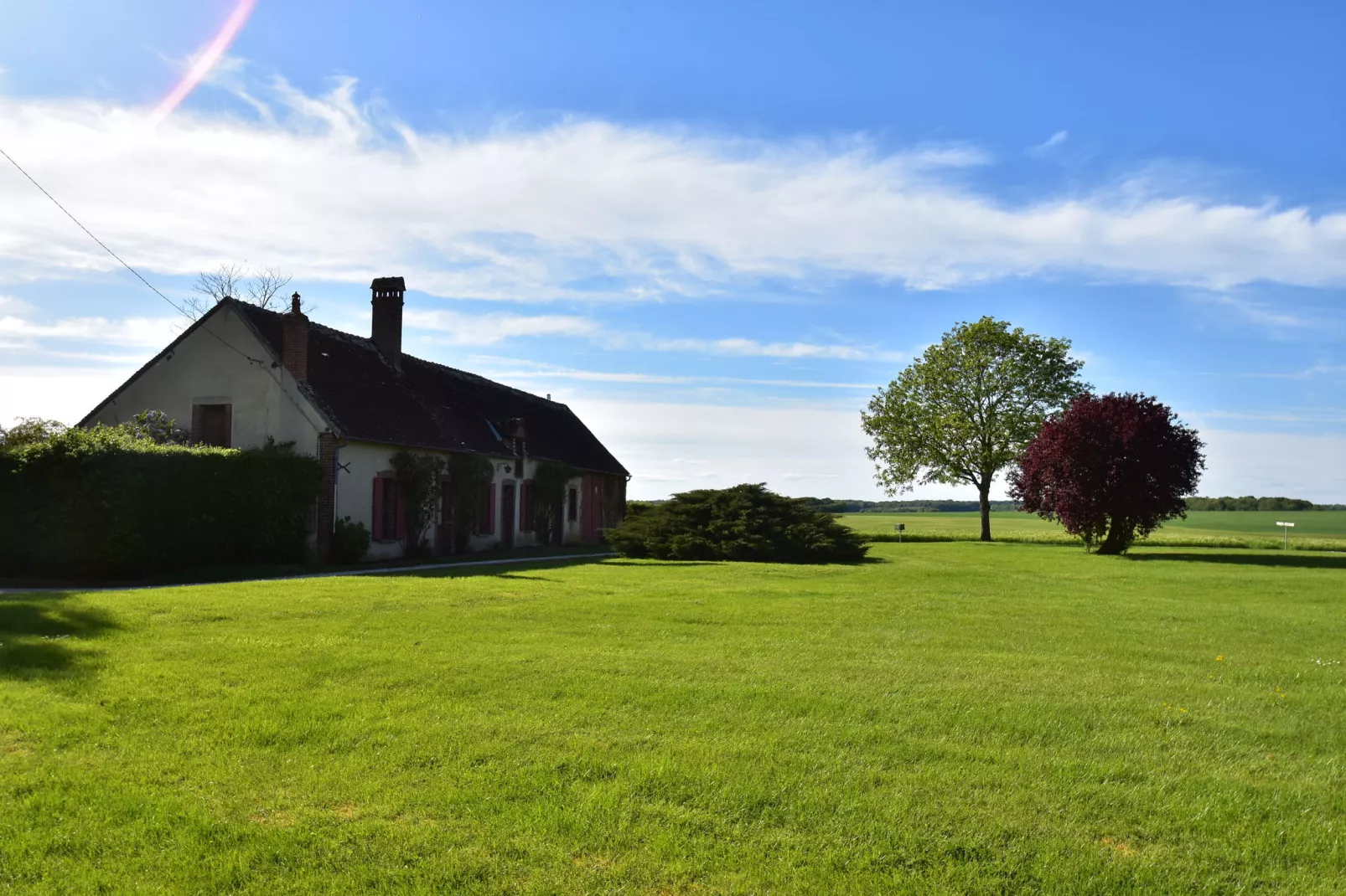 Maison de vacances  St Maurice sur Aveyron ferme-Buitenkant zomer