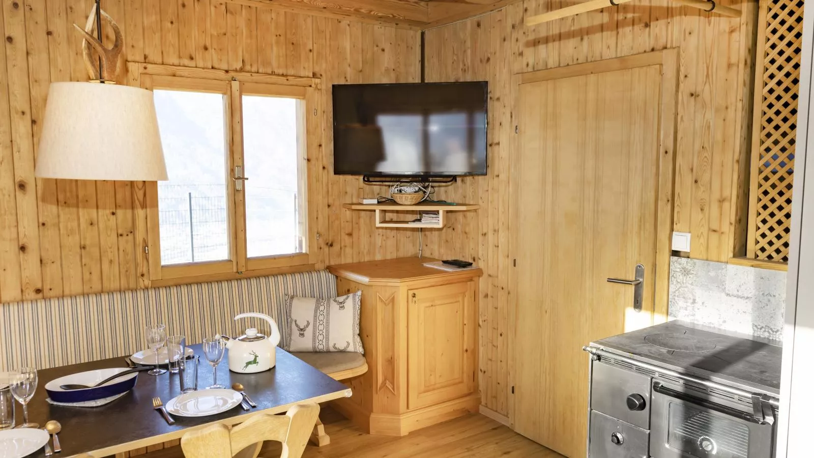 Blick ins Inntal-Eetkamer