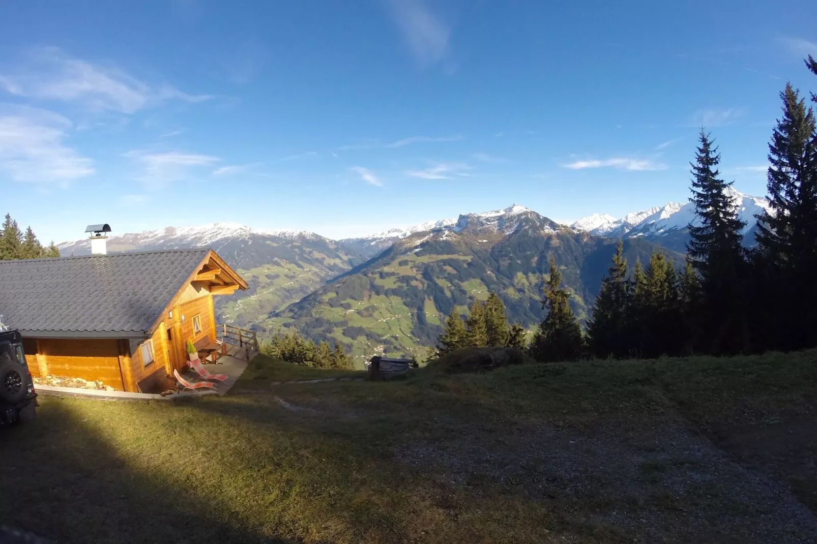 Almhütte Nase-Buitenkant zomer