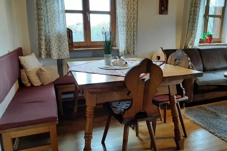 Ferienhaus Piller 2 Personen-Eetkamer