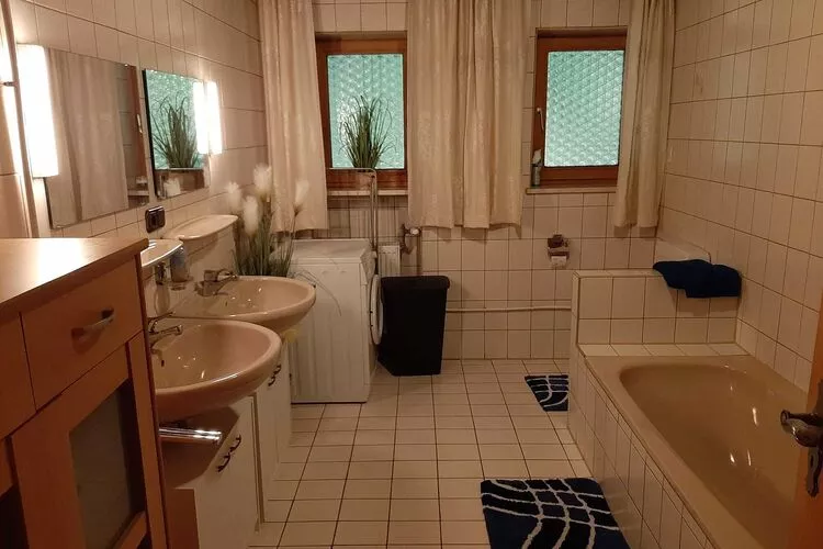 Ferienhaus Piller 5 Personen-Badkamer