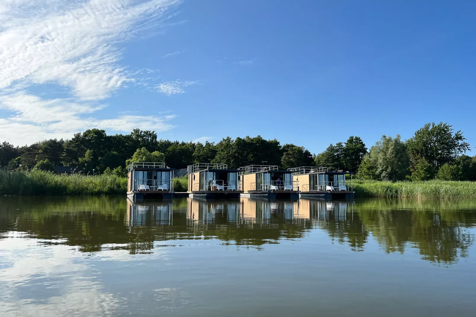 Domek na wodzie dla 3 osób-Buitenkant zomer