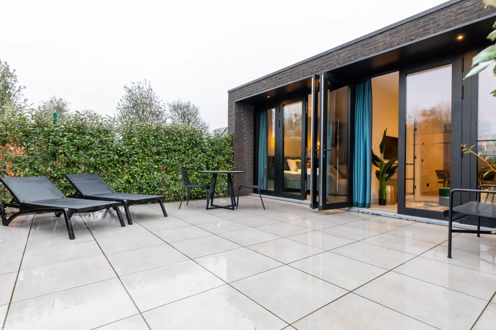 Vakantiewoning ZEEBRIES-Buitenkant zomer