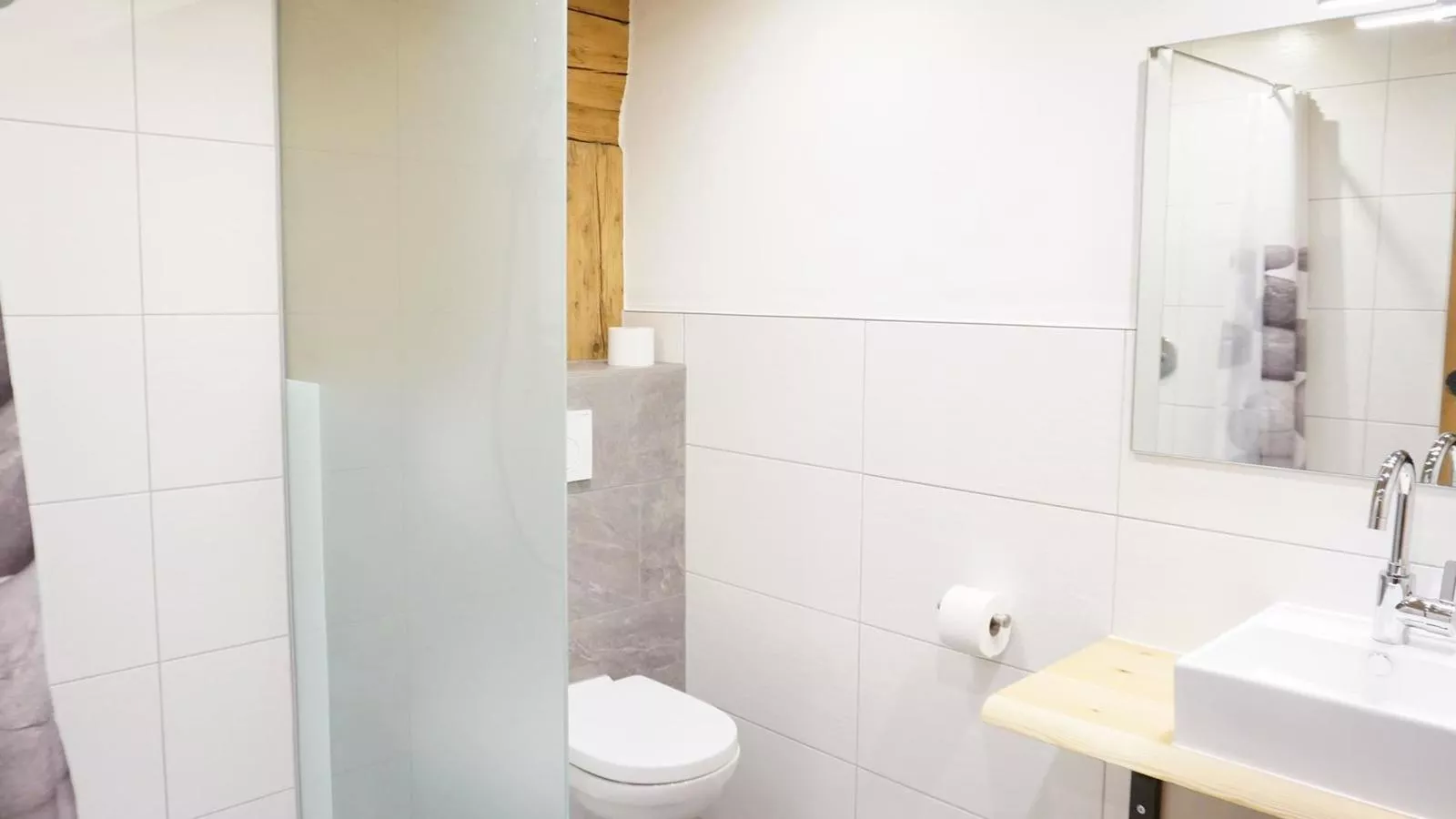 Kraftplatz am Litzlhof Large-Badkamer