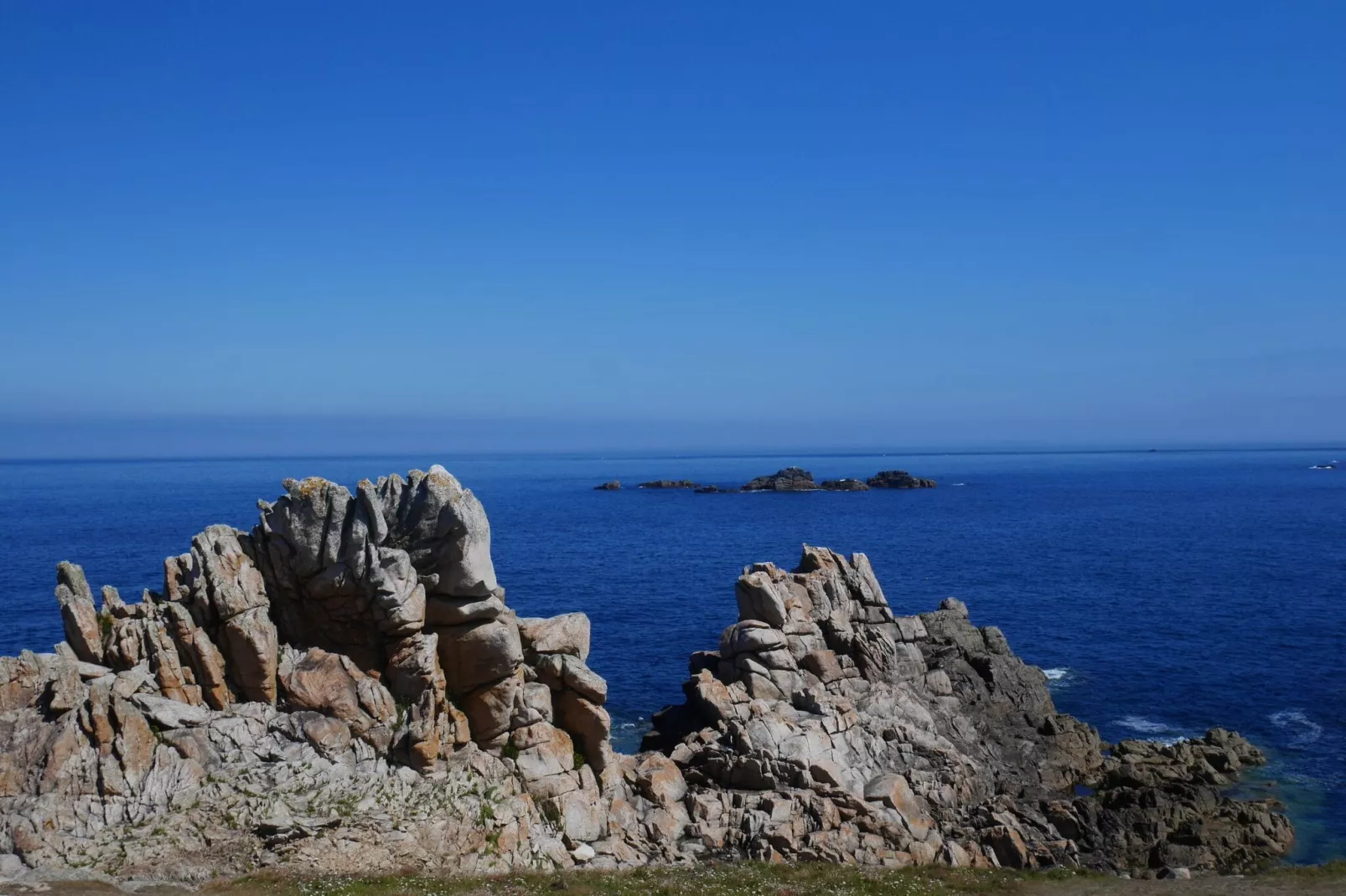 Steinhaus mit Meerblick auf der Insel Ouessant-Gebieden zomer 5km